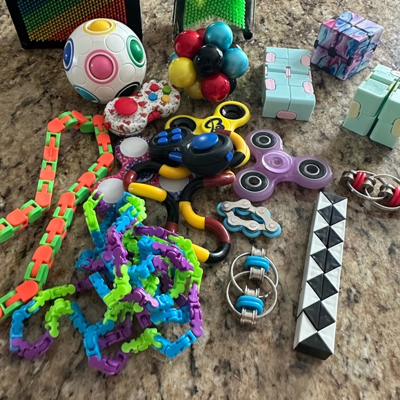 Assortment of Fidgets and sensory toys - Picture 2 of 4